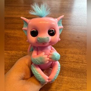 Fingerlings Bubbles the Dragon